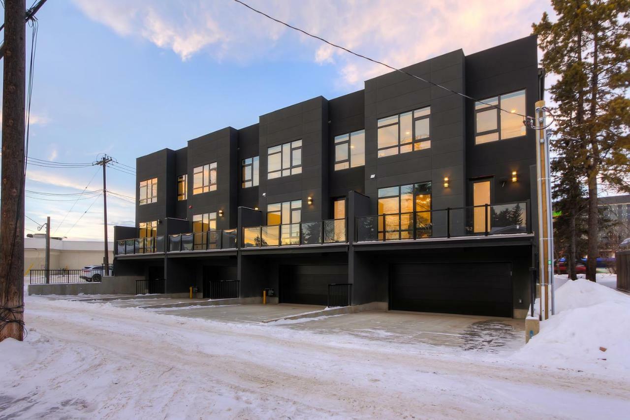 New Luxury Townhome Edmonton Exterior photo